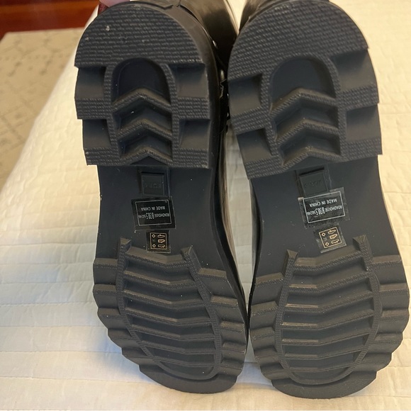 Dirty Laundry Roadhouse Rubber Rain Boots - Picture 5 of 7